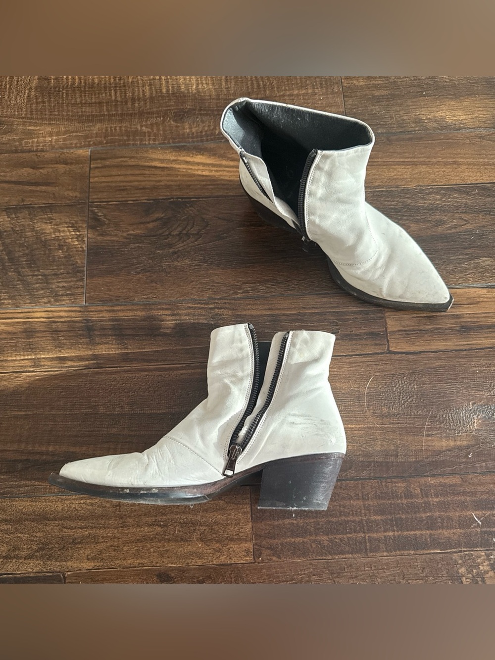 No. 6 White Leather Pointed Toe Ankle Boots with Side Zipper